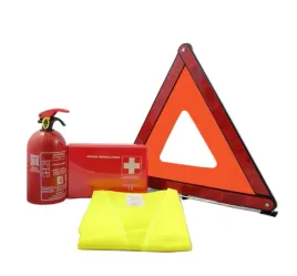 zestaw-do-auta-apteczka-trojkat-kamizelka-gasnica
