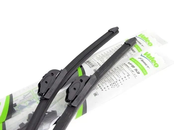 valeo-first-multiconnection-wycieraczka-28-cali-stan-nowy-strona-zabudowy-przod-tyl