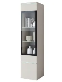 nowoczesna-wysoka-witryna-z-przeszkleniem-oswietlenie-led