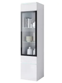 nowoczesna-wysoka-witryna-z-przeszkleniem-oswietlenie-led