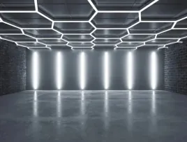 hexagon-sufit-warsztat-salon-plaster-miodu-oswietlenie-cena-za-m2