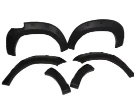 poszerzenia-blotnikow-toyota-hilux-revo-2015-2017