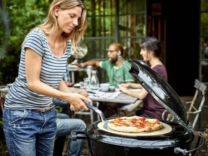 grill-weglowy-master-touch-gbs-se-e-5755-57-cm-wysokosc-grilla-107-cm