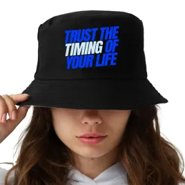 kapelusz-czapka-bucket-czarna-trust-the-timing-of-your-life-modna-na-lato