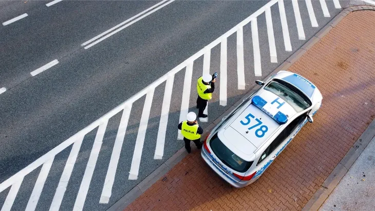 alkomat-alcoblow-policyjny-kolor-zolty