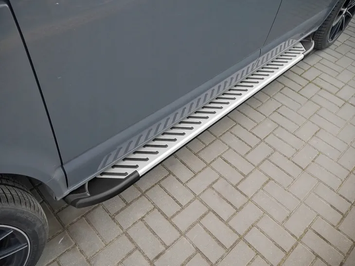 stopnie-boczne-progi-do-vw-tiguan-2016-stan-opakowania-oryginalne