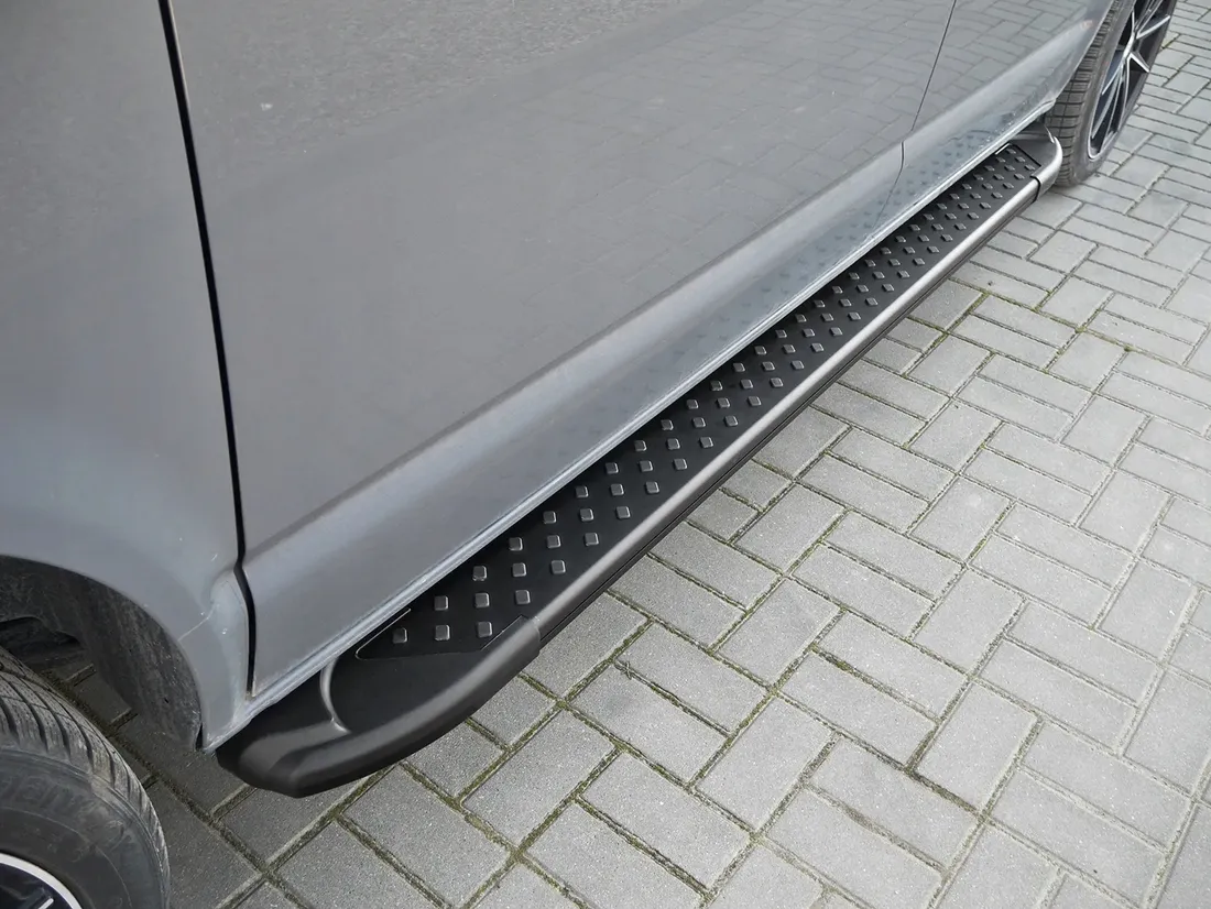 stopnie-boczne-progi-do-renault-alaskan-2016-stan-nowy