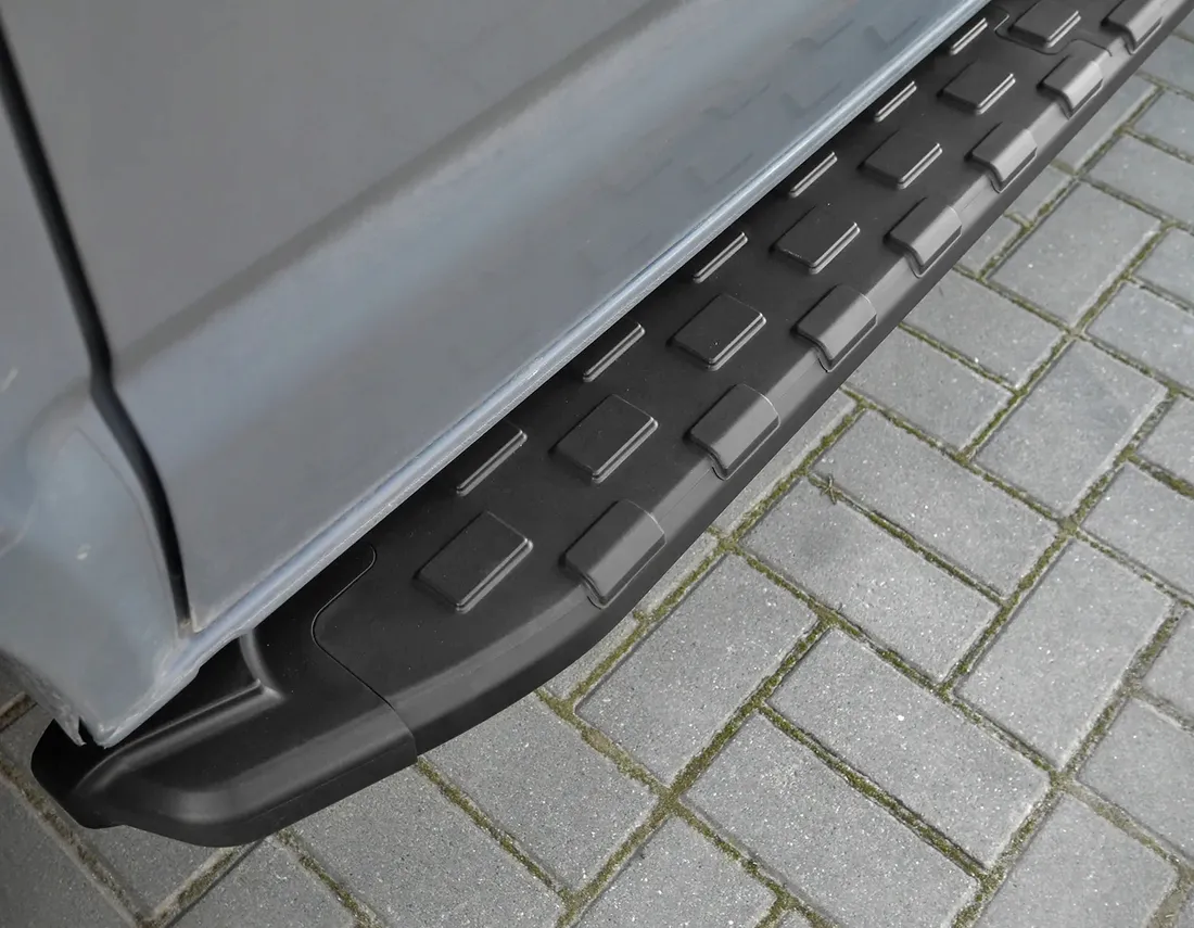 stopnie-boczne-progi-do-ford-kuga-2020-stan-nowy