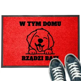 wycieraczka-wejsciowa-pod-drzwi-w-tym-domu-rzadzi-imie-dekoracja-do-domu-wz