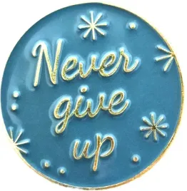 pin-przypinka-metalowa-zlota-emalia-nie-poddawaj-sie-never-give-up
