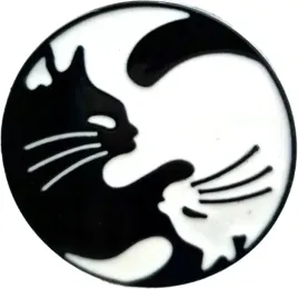 pin-przypinka-metalowa-emaliowana-koty-rownowaga-jing-jang