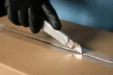 nozyk-z-ostrzem-lamanym-18mm-marka-yato