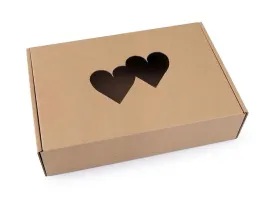 pudelko-papierowe-z-okienkiem-w-serduszka