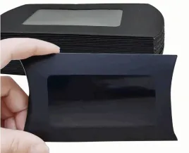 miniaturowa-torebka-kartonik-z-okienkiem-czarna