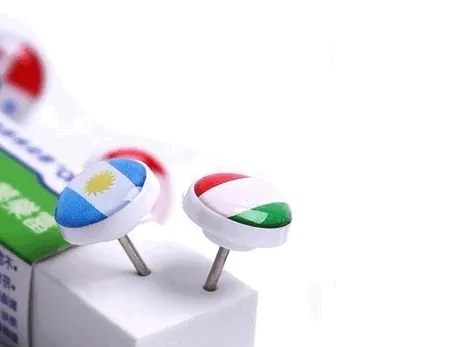 16-flag-pinezki-do-tablic