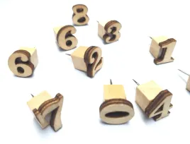 pinezki-do-tablic-korkowych-z-cyferkami-znaczniki