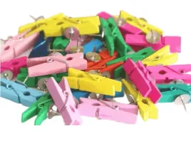 kolorowe-klamerki-pinezki-do-tablic-korkowych