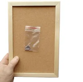 mala-tablica-korkowa-20-x-30-cm-gratis-pinezki