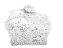 azurowe-pudelko-z-kokardka-na-drobne-upominki