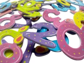 cyferki-urodzinowe-i-tort-elementy-samoprzylepne-z-pianki-pvc