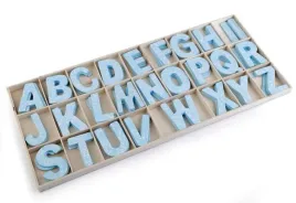 cudne-drewniane-literki-kolory