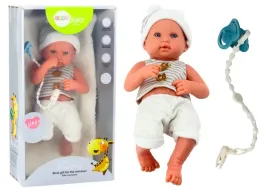 lalka-bobas-w-bialo-szarym-ubranku-czapeczka-smoczek-kolderka