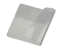 bezbarwny-podklad-na-biurko