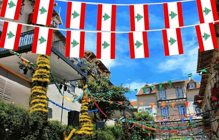 liban-girlanda-z-flagami-libanu-stan-nowy