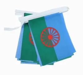 girlanda-romska-flagi-cyganskie