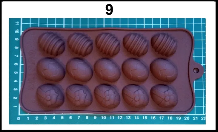 forma-silikonowa-do-pralinek-wzory-typ-figurki-stan-nowy