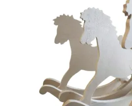 drewniany-konik-na-biegunach-130-x-120-x-43-mm