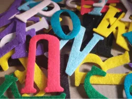 literki-samoprzylepne-z-filcu