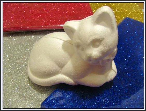 kot-lezacy-styropianowy