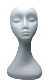 ekspozytor-glowa-styropianowa-na-szerokiej-podstawie