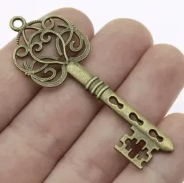 duzy-kluczyk-zawieszka-stary-mosiadz