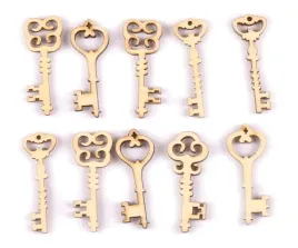 klucze-drewniane-zawieszki