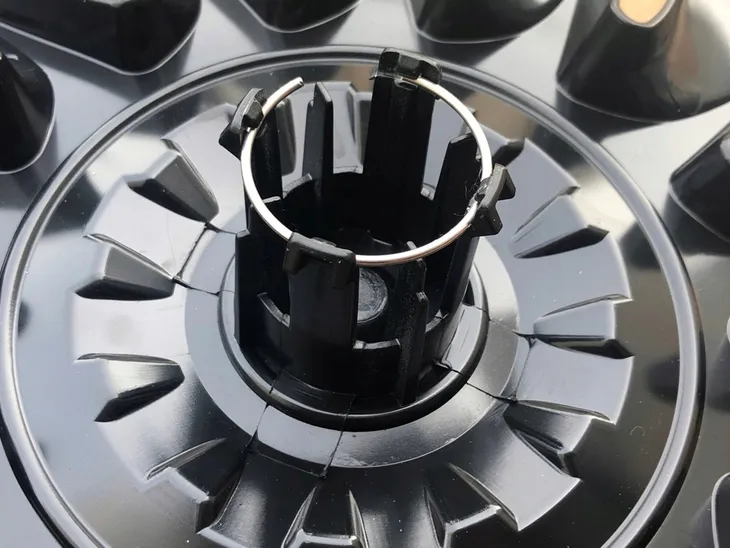 kolpaki-zestaw-emblematy-znaczki-kol-19-cali-do-tesla-model-y-2018-24-kod-producenta-kolpak-19-cal