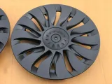 kolpaki-oslony-komplet-emblematy-kola-felgi-cal-19-do-tesla-model-y-2018-24-stan-nowy-gwint-inny