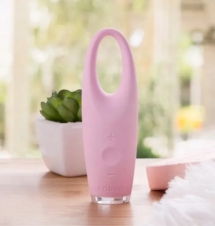 foreo-iris-masazer-do-konturow-oczu