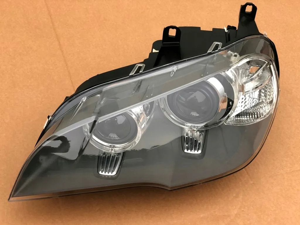 reflektory-ksenon-nieuzbrojone-lewy-prawy-przod-do-bmw-serii-x5-e70-lift-eu