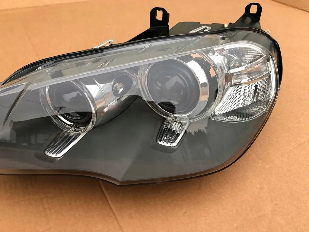 reflektory-ksenon-nieuzbrojone-lewy-prawy-przod-do-bmw-serii-x5-e70-lift-eu