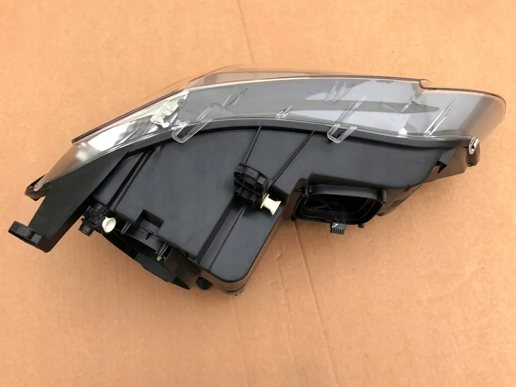 reflektory-ksenon-nieuzbrojone-lewy-prawy-przod-do-bmw-serii-x5-e70-lift-eu