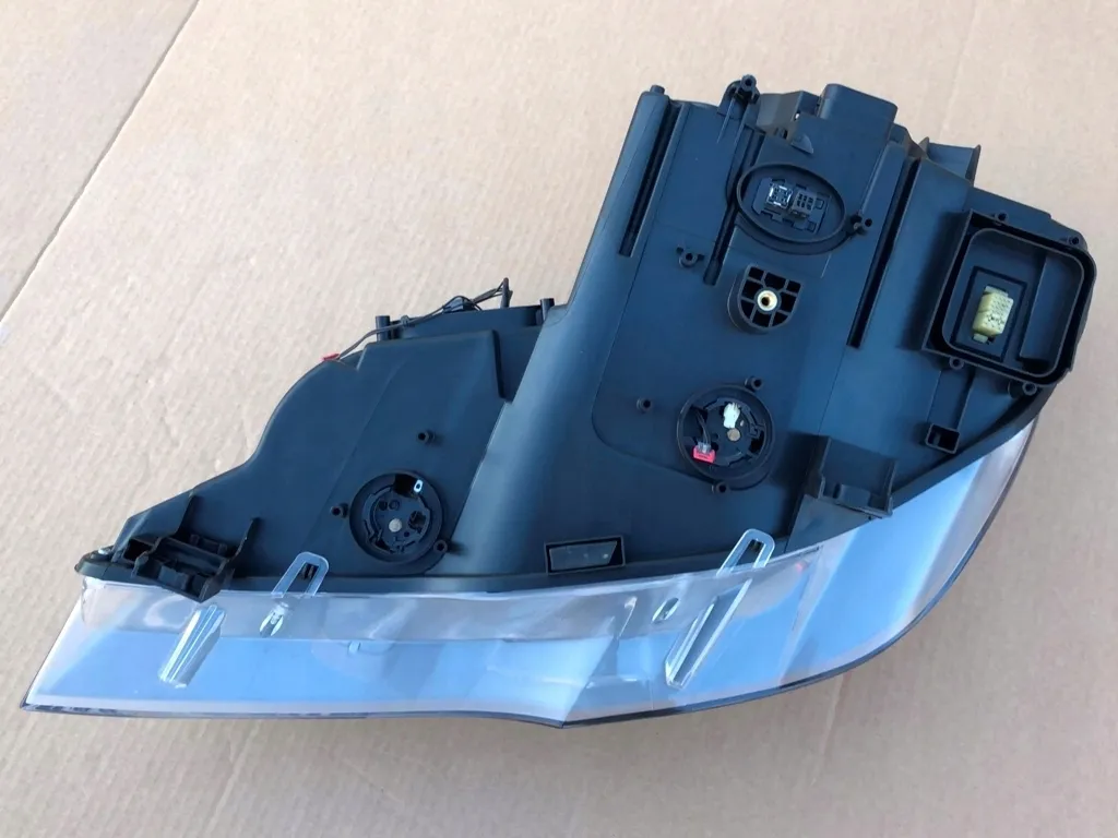 reflektory-ksenon-nieuzbrojone-lewy-prawy-przod-do-bmw-serii-x5-e70-lift-eu