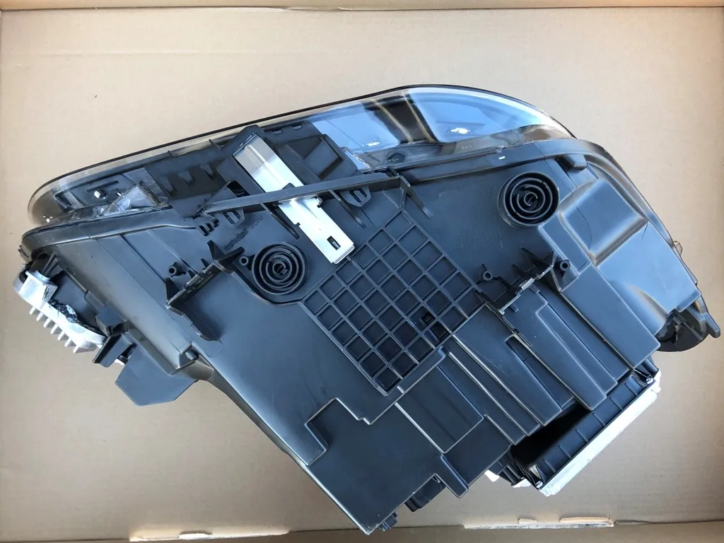 adaptacja-reflektory-halogen-na-full-led-przednie-do-bmw-x1-f48-f49-lift