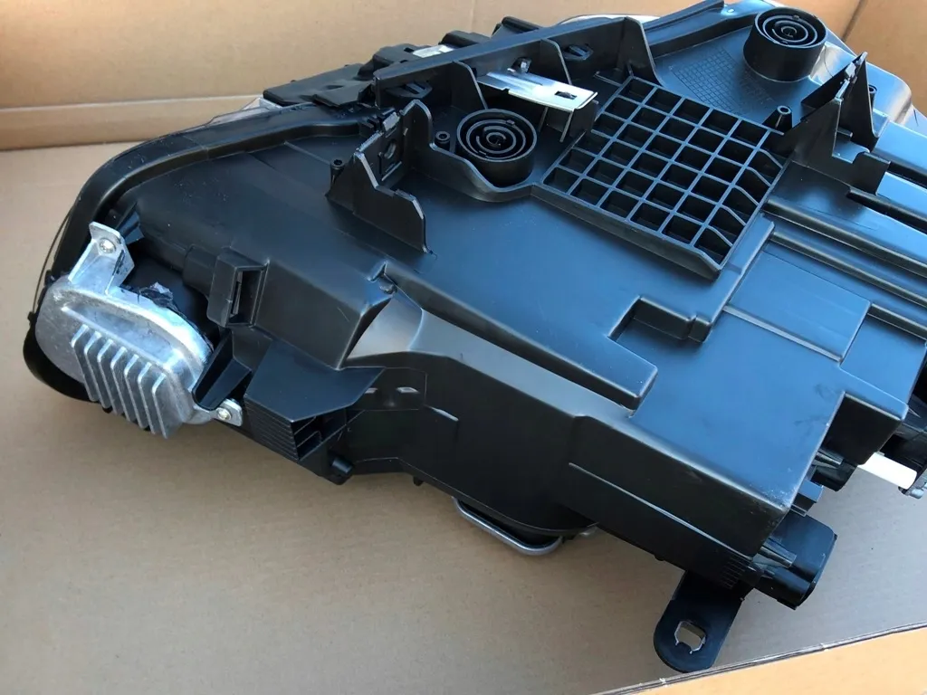 adaptacja-reflektory-halogen-na-full-led-przednie-do-bmw-x1-f48-f49-lift