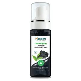 himalaya-detoksykujaca-pianka-do-mycia-twarzy-aktywny-wegiel-herbata-150-ml
