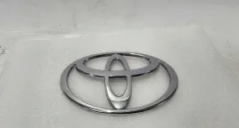 nowy-znaczek-emblemat-toyota-110mm