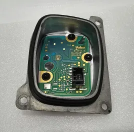 nowy-org-sterownik-modul-jez-swiatel-led-prawy-renault-talisman-90138428