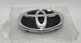 nowy-oryginalny-emblemat-znaczek-przod-toyota-corolla-x-e15-75301-12380