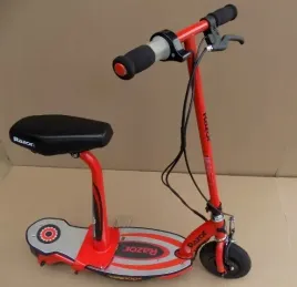 hulajnoga-elektryczna-razor-powercore-e100s-siodlo